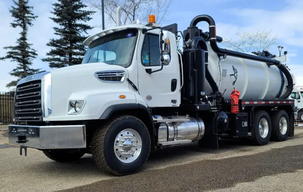 2025 Freightliner 114SD