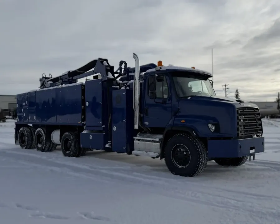 2026 Freightliner 114SD | Photo 2 of 5