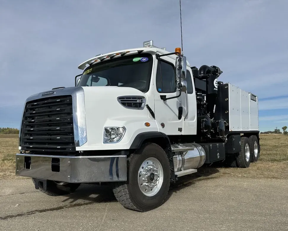 2026 Freightliner 108SD | Photo 2 of 10