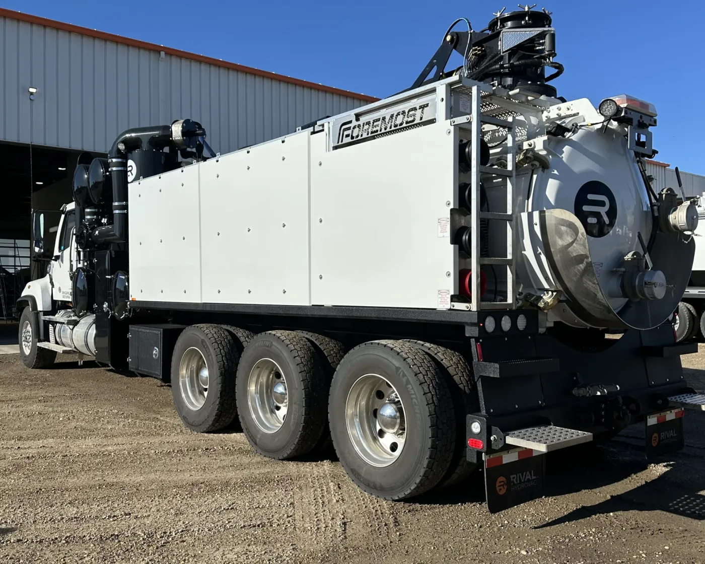 2026 Freightliner 114SD | Photo 3 of 5