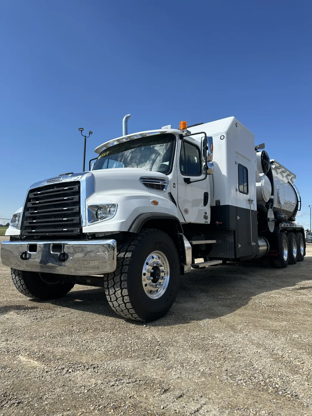 2025 Freightliner 114SD