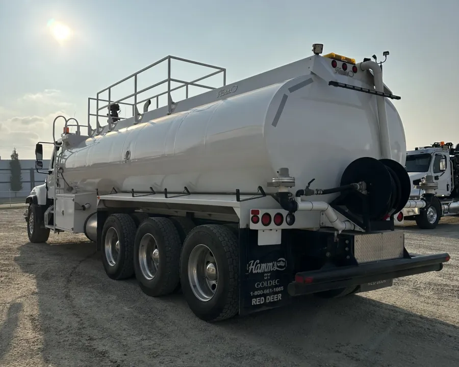 2024 Freightliner 114SD | Photo 3 of 5