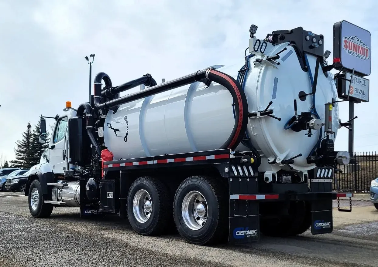 2025 Freightliner 114SD | Photo 5 of 5