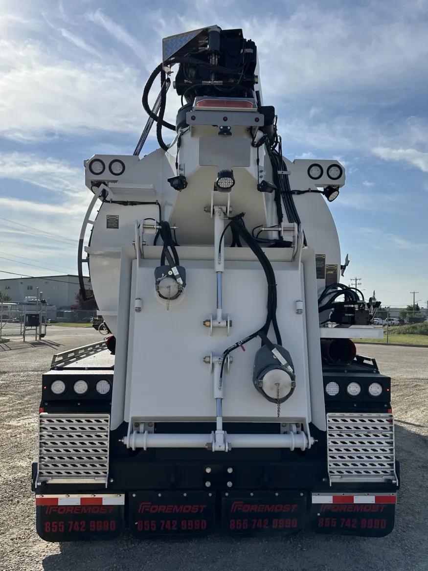 2025 Freightliner 114SD | Photo 5 of 5