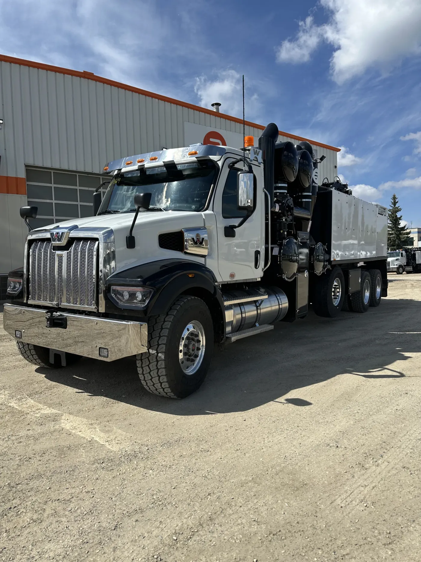 2026 Western Star 47X | Photo 2 of 6