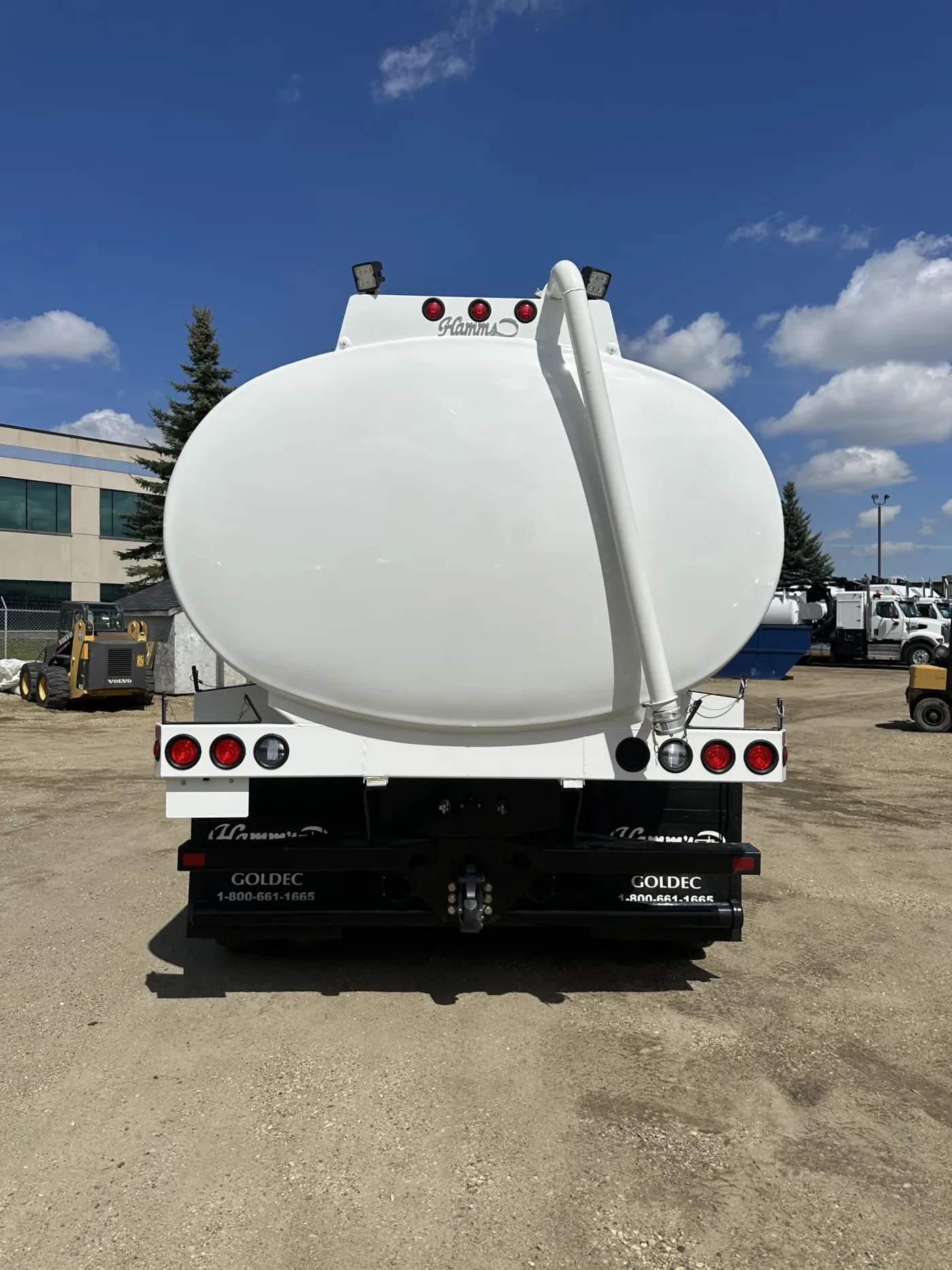 2025 Freightliner 114SD | Photo 3 of 7