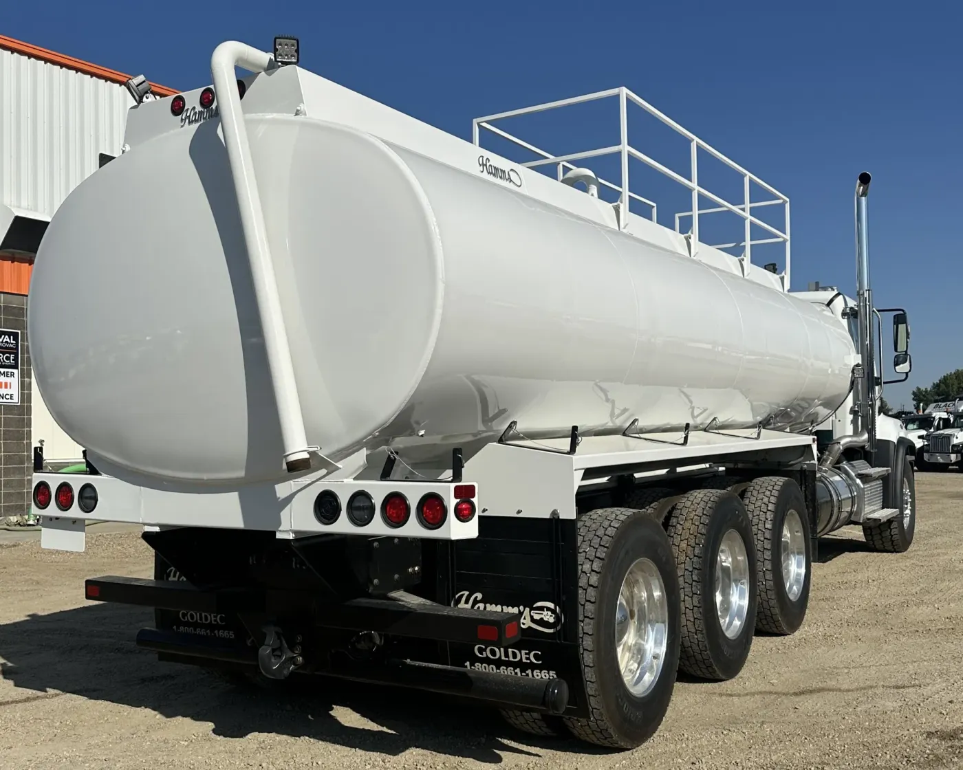 2025 Freightliner 114SD | Photo 4 of 5