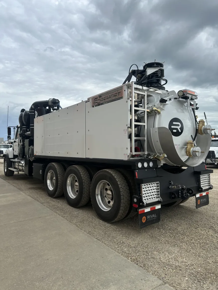 2026 Freightliner 114SD Rival T10 | Photo 4 of 5