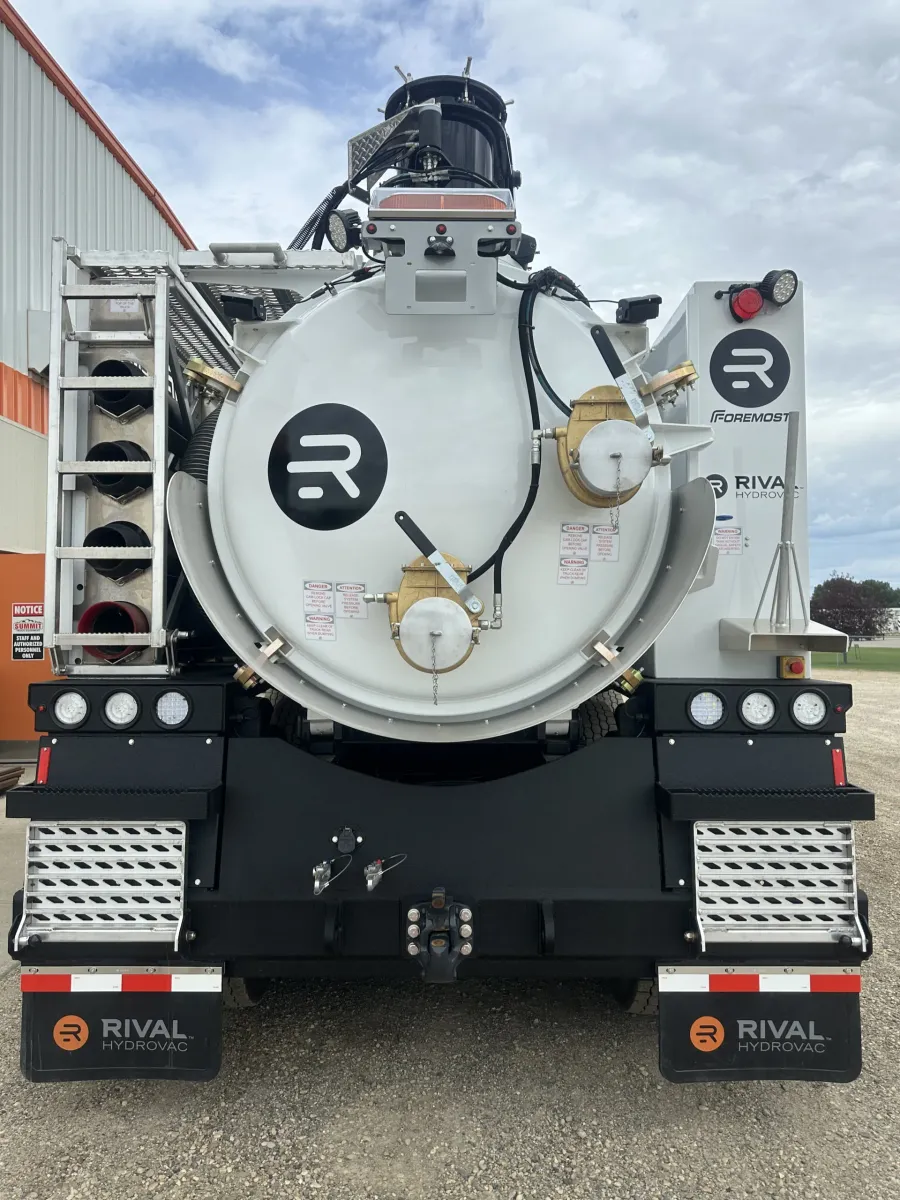 2026 Freightliner 114SD | Photo 3 of 5