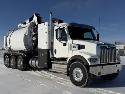 2026 Western Star 47X | Thumbnail Photo 2 of 5