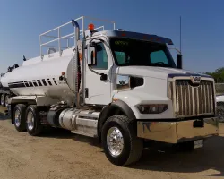 2025 Western Star 47X | Thumbnail Photo 2 of 5