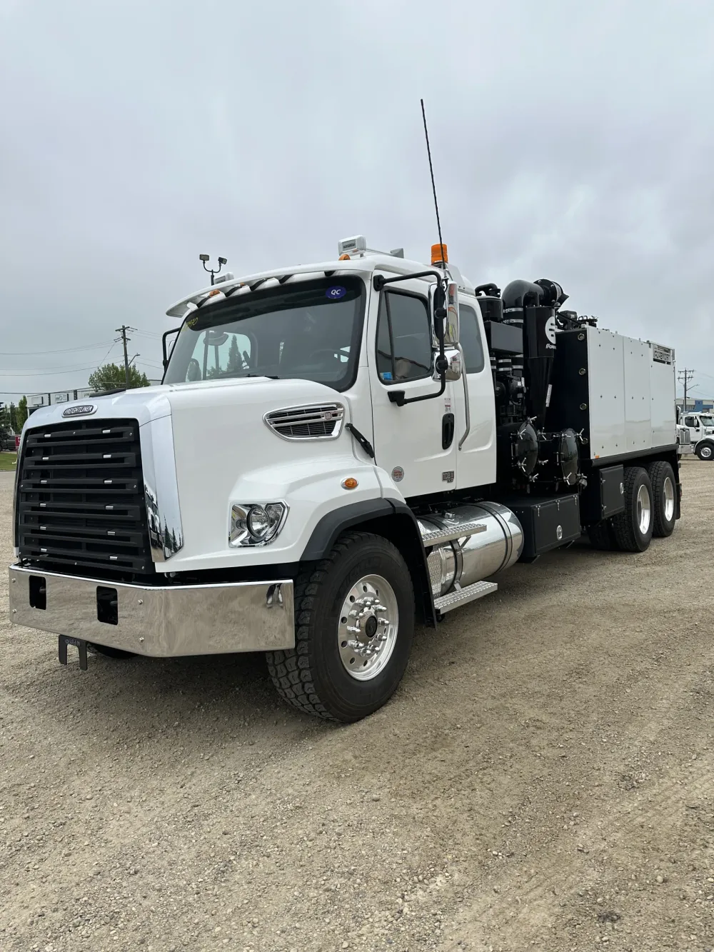 2026 Freightliner 108SD T7