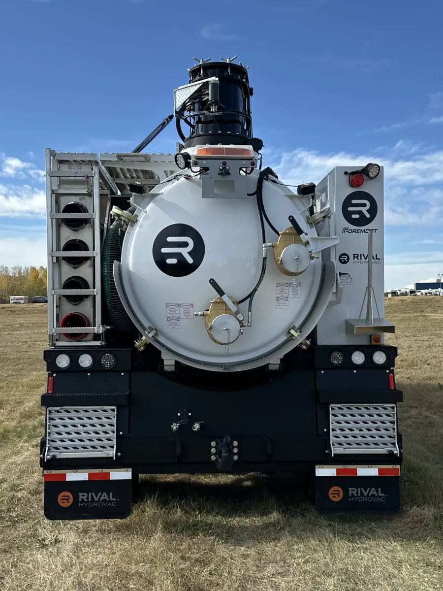 2026 Freightliner 114SD | Photo 4 of 5