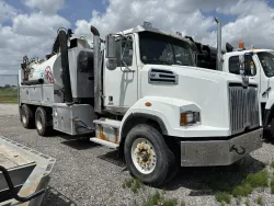 2019 Western Star 4700SB | Thumbnail Photo 2 of 4