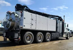 2025 Freightliner 114SD | Thumbnail Photo 4 of 5